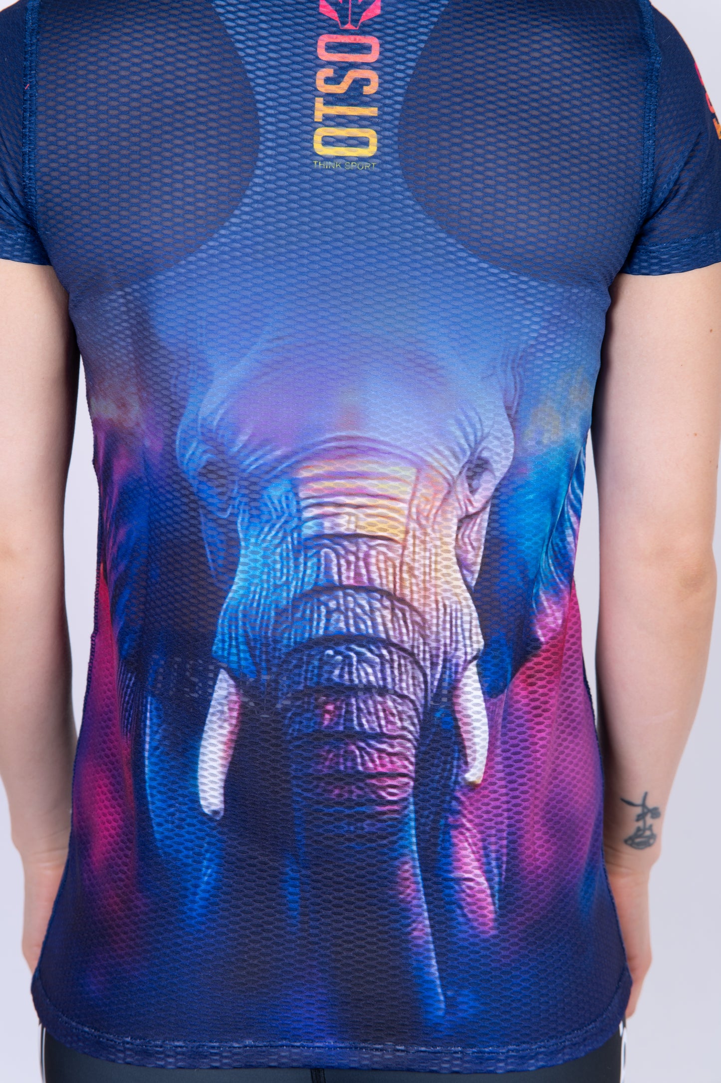 Camiseta feminina de manga curta - Be Strong