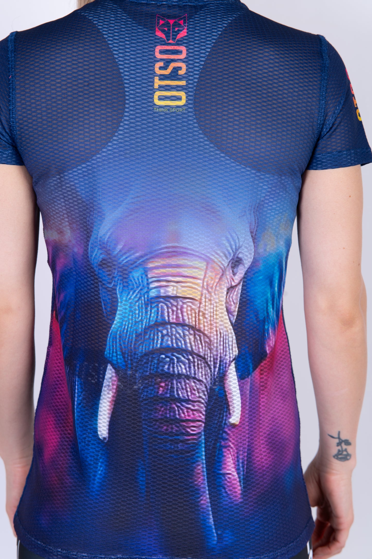Camiseta feminina de manga curta - Be Strong