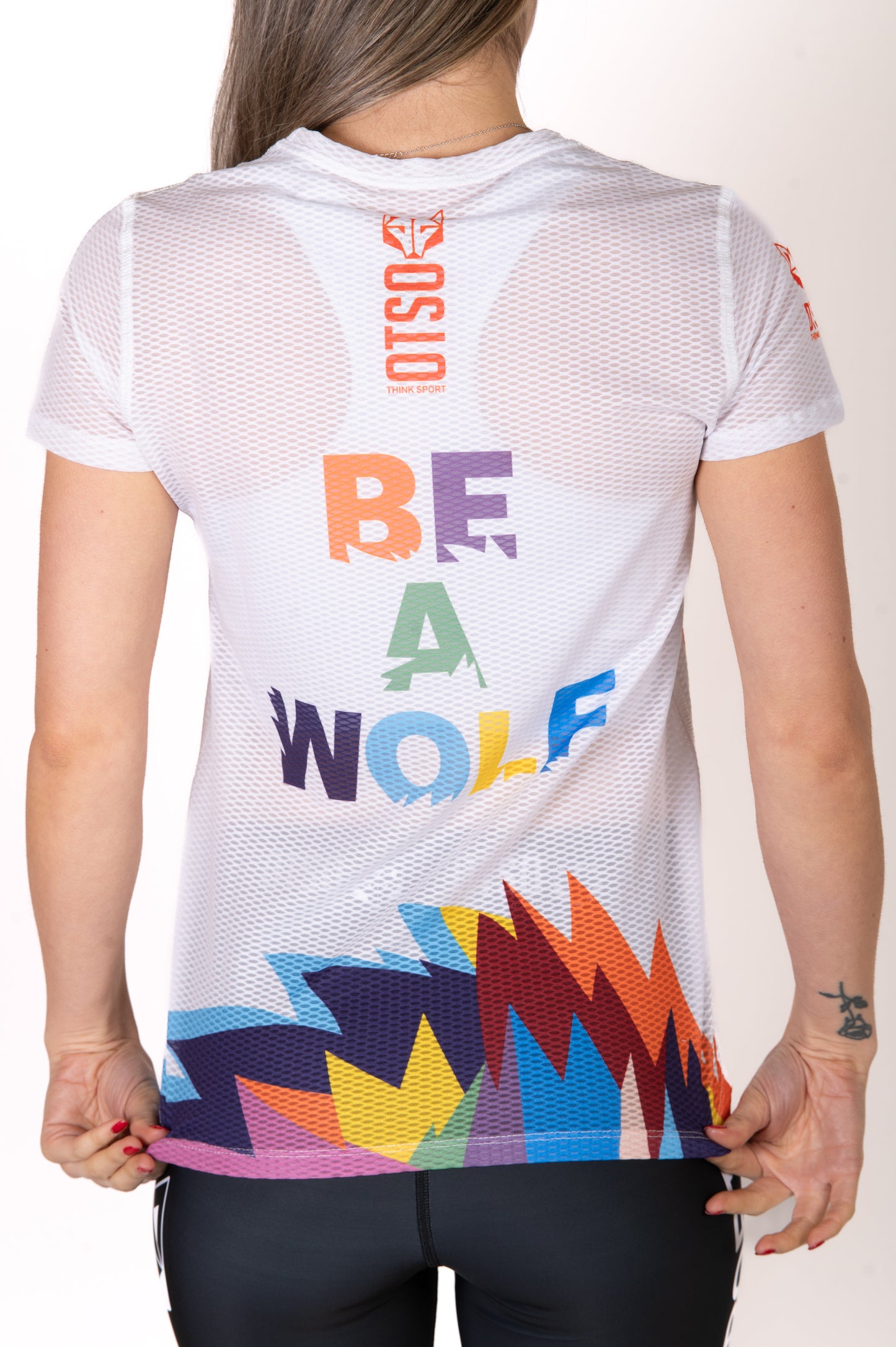 Camiseta feminina de manga curta - Be a Wolf