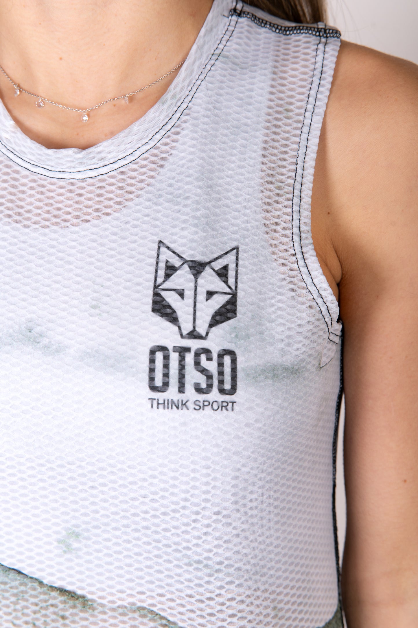 Women's sleeveless shirt - Green Forest