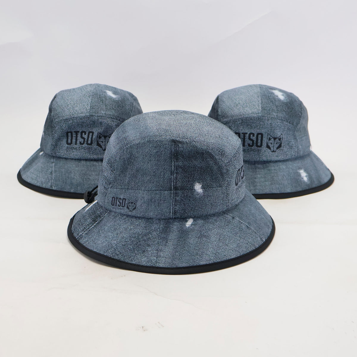 Bucket hat  - Black Jeans
