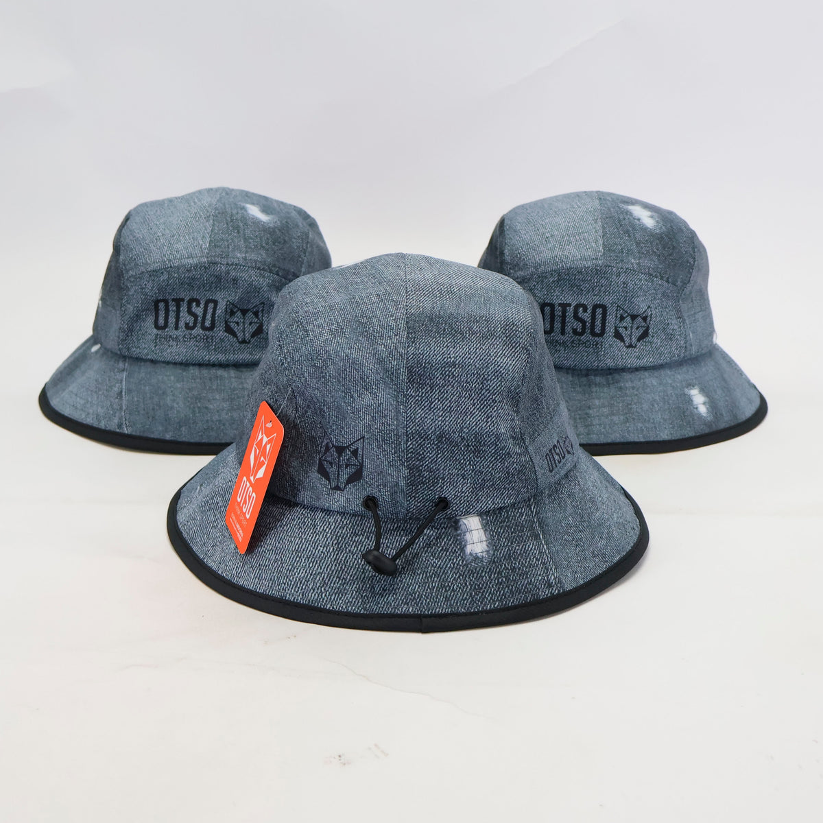 Bucket hat  - Black Jeans