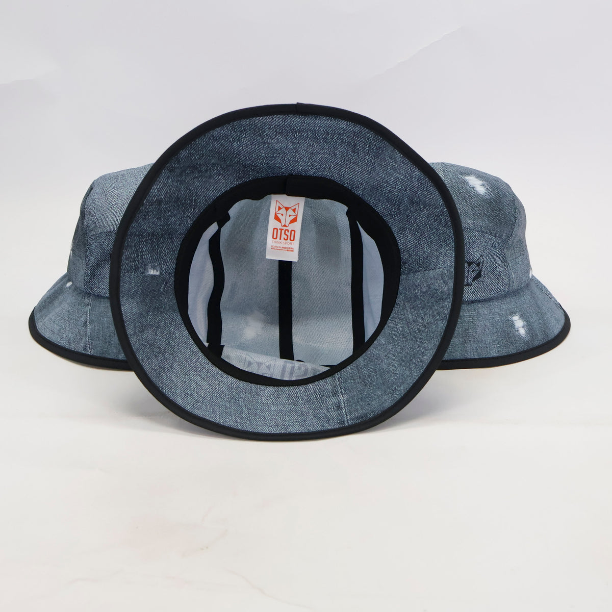Bucket hat  - Black Jeans
