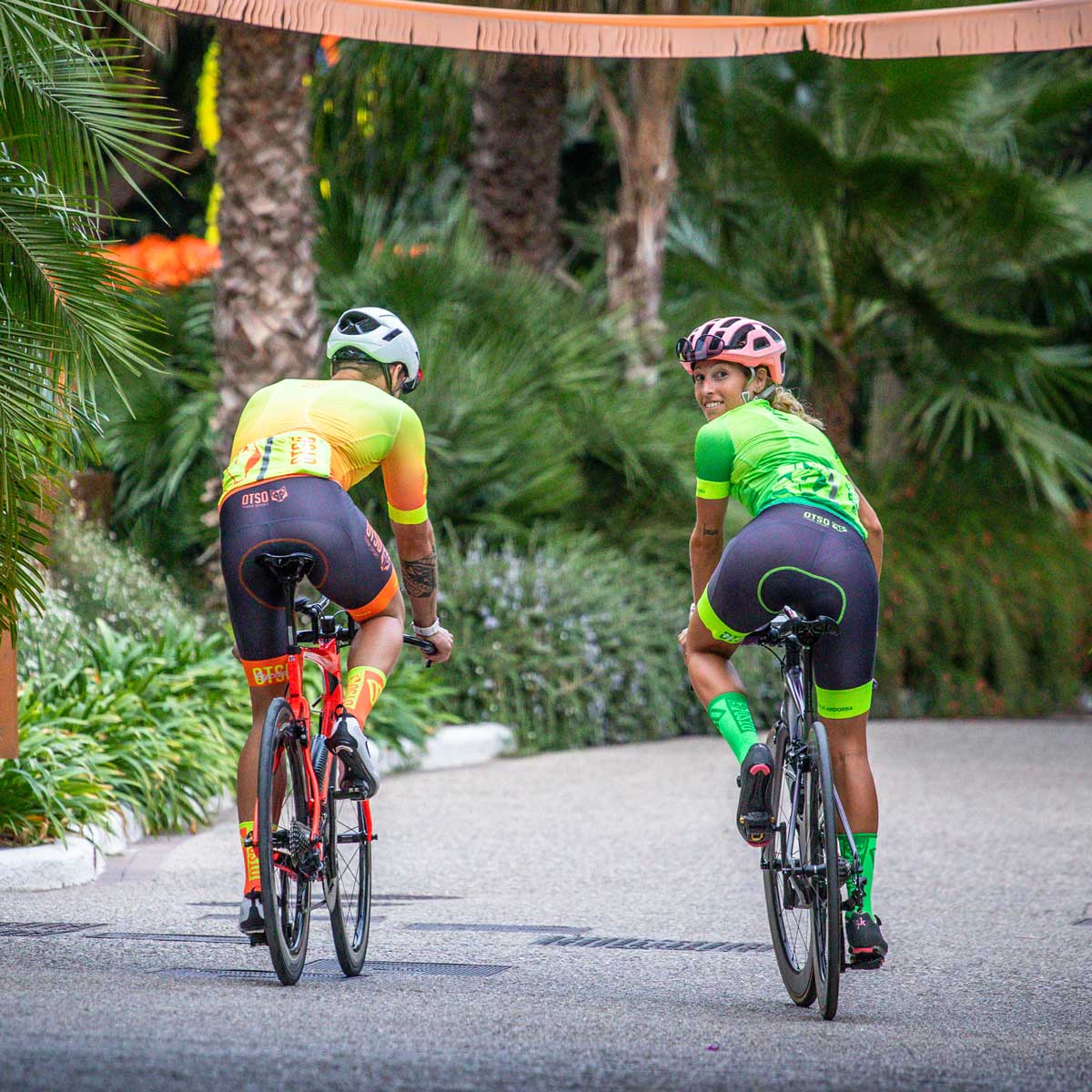 Calcetines Ciclismo de Corte Alto Fluo Green – OTSO